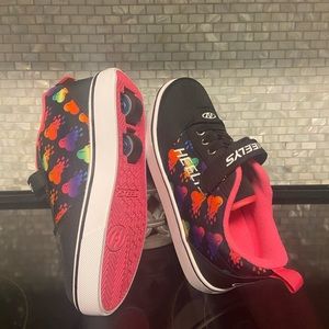 Heelys Girls size 3 EUC worn once 💜💗💜